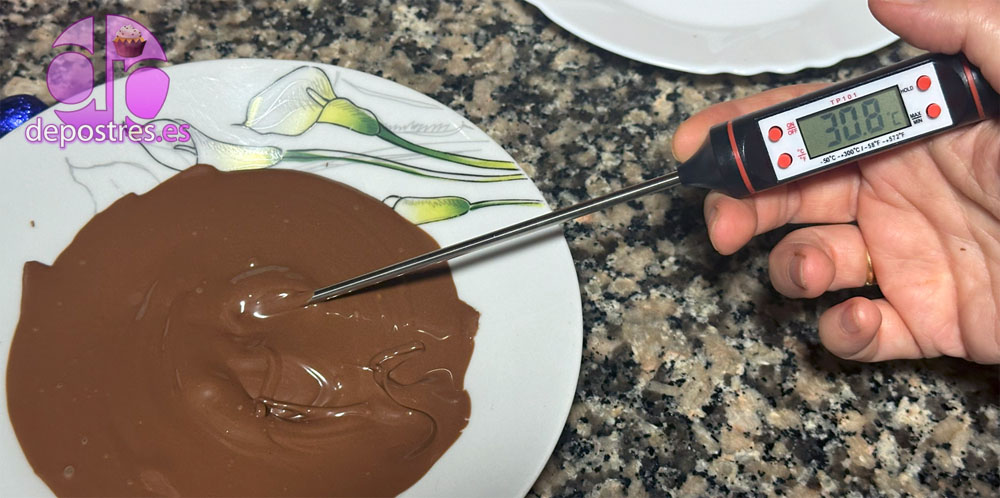 controlando la temperatura del chocolate